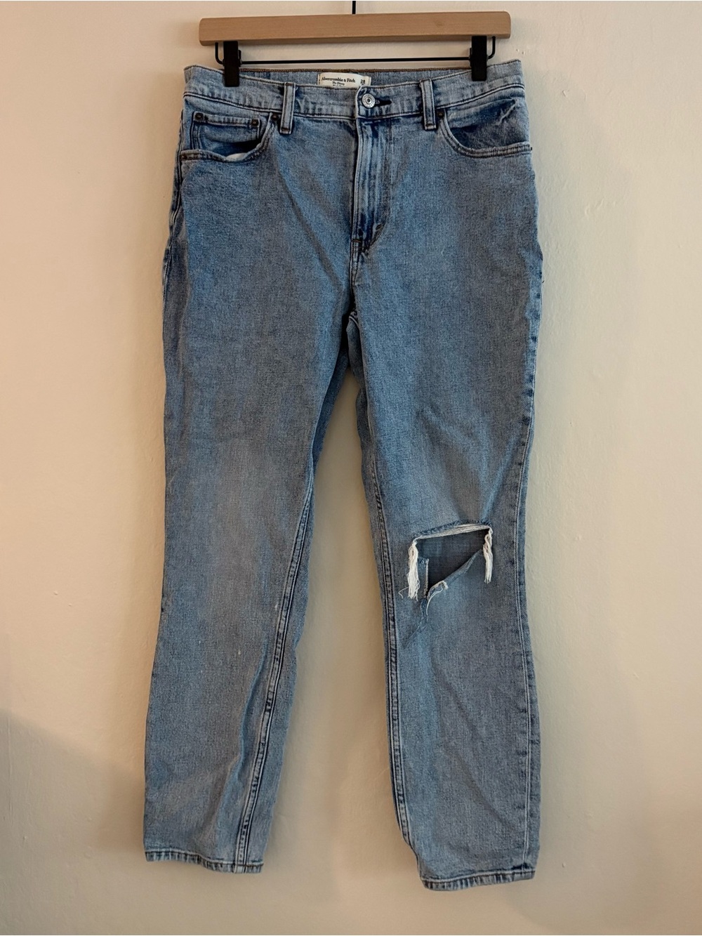 A&F | Distressed Jeans